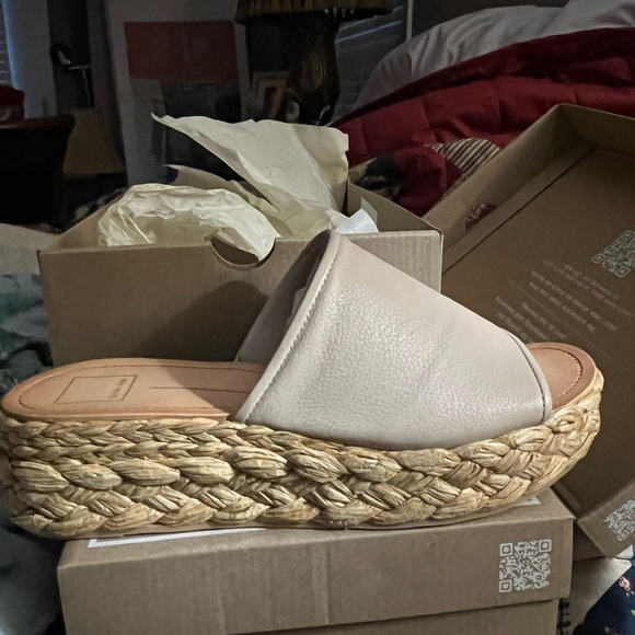 Dolce Vita Cream Leather Platform Sandals - Picture 1 of 5